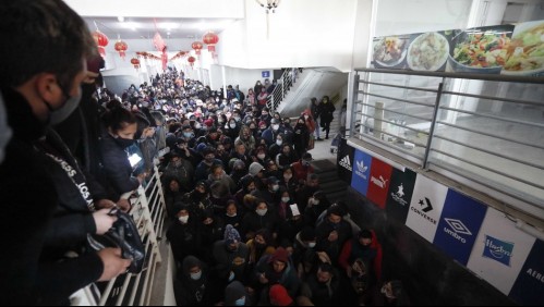 Incidentes y grandes aglomeraciones en mall chino de Santiago