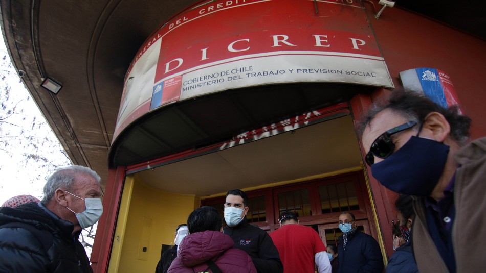 tia rica aglomeraciones Filas y presencia de adultos mayores: Sucursal de la Tía Rica también registra aglomeraciones