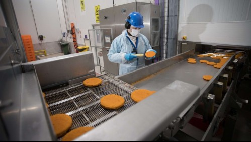 Industria de las carnes blancas da empleo en más de 30 localidades de la zona central