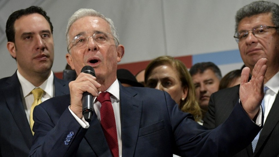 Expresidente de Colombia Álvaro Uribe renuncia al Senado: Se encuentra en prisión domiciliaria Expresidente de Colombia Álvaro Uribe renuncia al Senado: Se encuentra en prisión domiciliaria