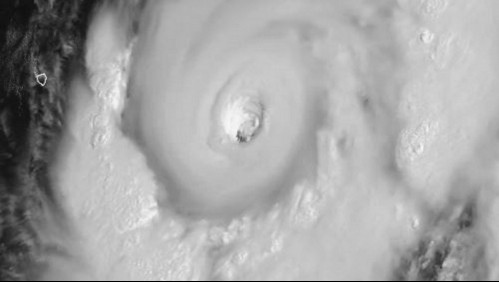 México en alerta por paso del huracán Genevieve de categoría 4