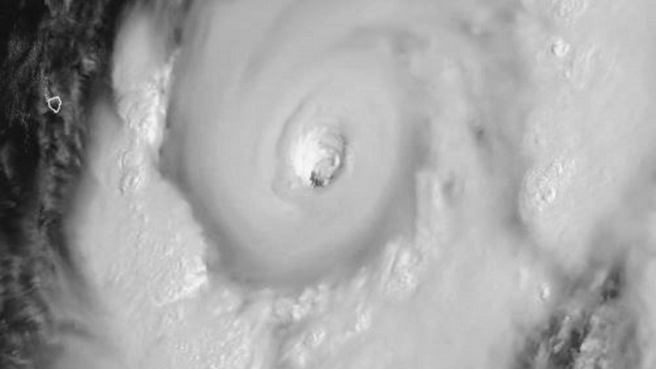 México en alerta por paso del huracán Genevieve de categoría 4 México en alerta por paso del huracán Genevieve de categoría 4