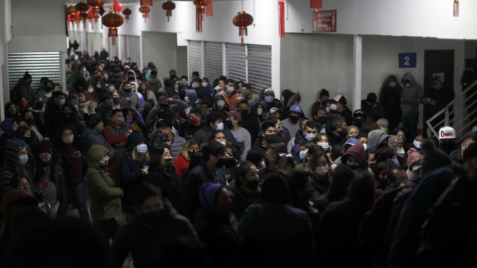 Mall chino Presidente de CNC y aglomeraciones: Se juntó el desconfinamiento