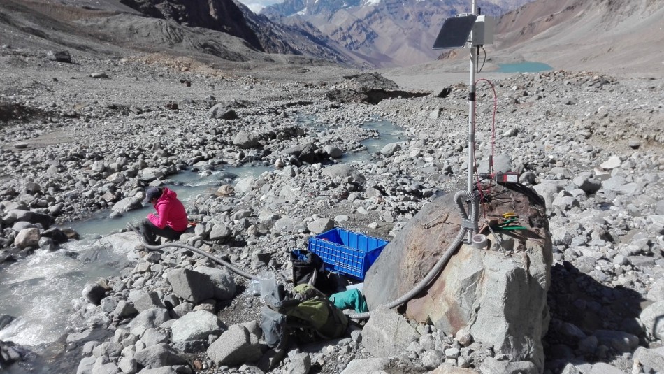 Estudio afirma que aportes de glaciares al río Maipo disminuirán hasta en un 75% Estudio afirma que aportes de glaciares al río Maipo disminuirán hasta en un 75%