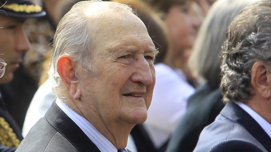 Rodolfo Stange: ¿Quién es el exgeneral que fue homenajeado por Carabineros? Rodolfo Stange: ¿Quién es el exgeneral que fue homenajeado por Carabineros?