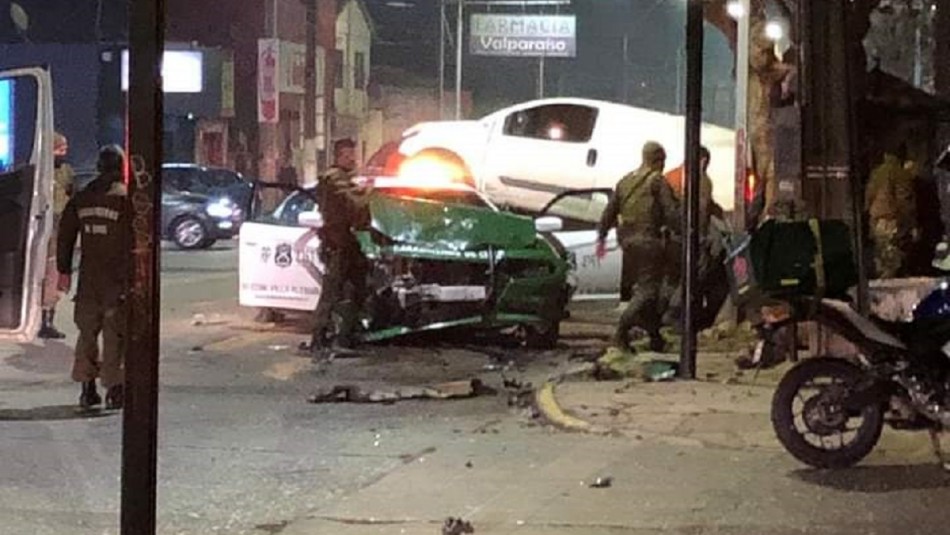 Tres lesionados deja choque entre Carabineros y vehículo particular en Villa Alemana Tres lesionados deja choque entre Carabineros y vehículo particular en Villa Alemana