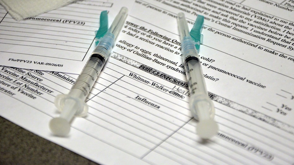 Japón compensará a sus habitantes por efectos secundarios de la vacuna contra el coronavirus Japón compensará a sus habitantes por efectos secundarios de la vacuna contra el coronavirus