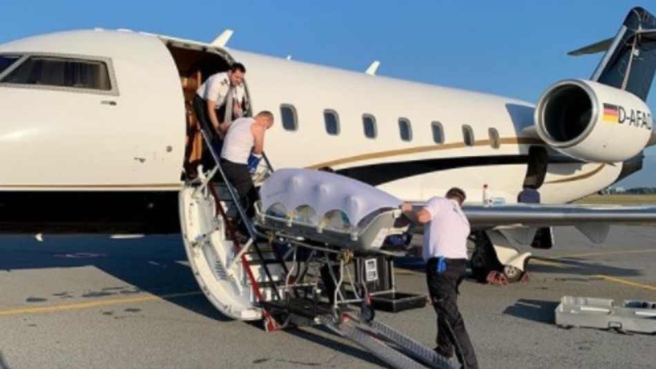 La ambulancia aérea que transporta al opositor ruso Alexei Navalny va rumbo a Alemania La ambulancia aérea que transporta al opositor ruso Alexei Navalny va rumbo a Alemania