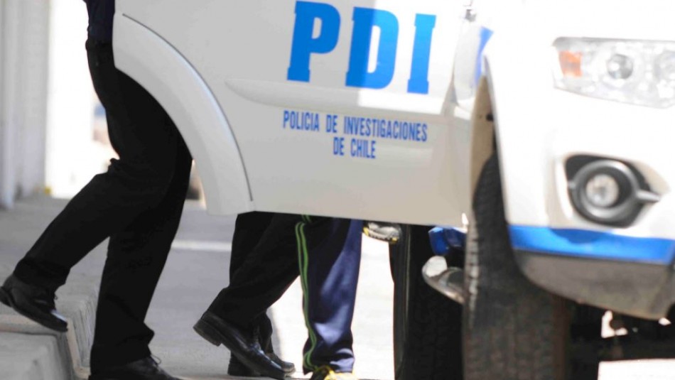 Imagen referencial. Sujeto imputado en homicidio intentó atropellar a detectives al ser fiscalizado en Alto Hospicio