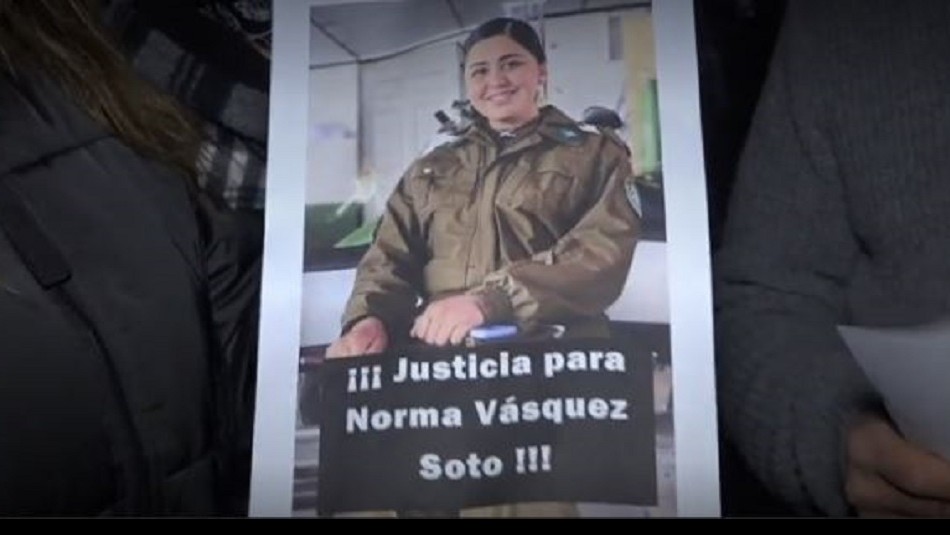 Carabinera asesinada es velada en iglesia evangélica y mañana lunes será su funeral Carabinera asesinada es velada en iglesia evangélica y mañana lunes será su funeral