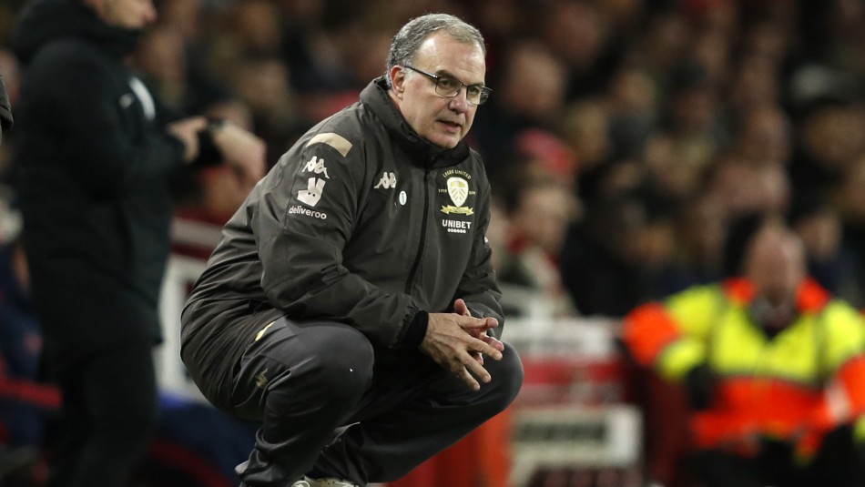Marcelo Bielsa. Marcelo Bielsa y sus cosas: Ayudó a ciclista que había pinchado rueda en Inglaterra
