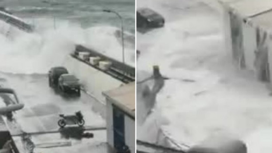 Marejadas arrastran vehículos en Valparaíso: Olas sobrepasaron el Molo de Abrigo Marejadas arrastran vehículos en Valparaíso: Olas sobrepasaron el Molo de Abrigo
