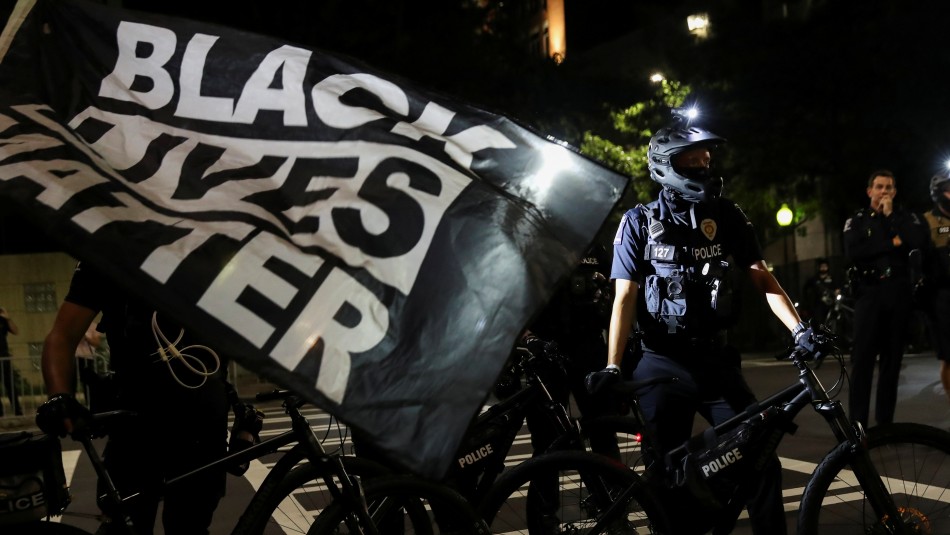 Protestas en Wisconsin luego que un policía disparara a un hombre negro por la espalda Protestas en Wisconsin luego que un policía disparara a un hombre negro por la espalda