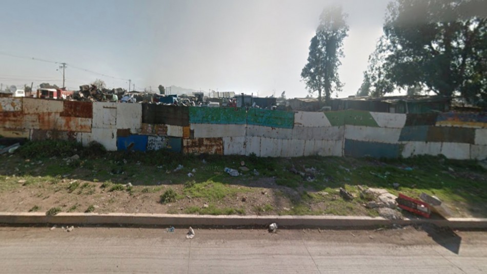 Fiscalía investiga hallazgo de cuerpo decapitado en un camión en La Pintana Fiscalía investiga hallazgo de cuerpo decapitado en un camión en La Pintana
