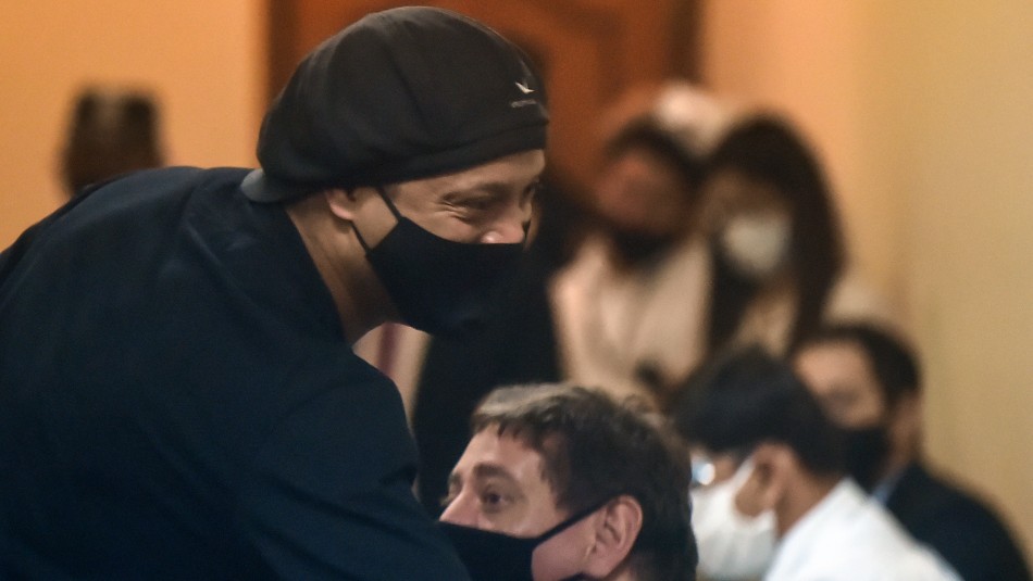 Ronaldinho es dejado en libertad tras más de cinco meses detenido en Paraguay Ronaldinho es dejado en libertad tras más de cinco meses detenido en Paraguay