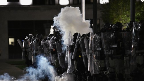 Se intensifican protestas por un nuevo caso de hombre afroamericano baleado por la policía