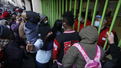 'Esto es una burla': Siguen aglomeraciones en AFP Modelo por problemas para retiro del 10%