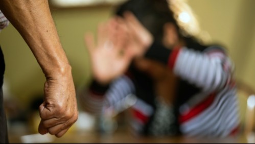 Mujer fue a denunciar violencia intrafamiliar, pero fue detenida por infringir toque de queda