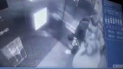 Sujeto es detenido por agredir a pareja: Hija de 10 años denunció por WhatsApp