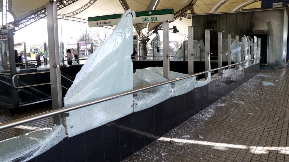 Condenan a otros dos imputados por ataque a estación Del Sol de Metro Condenan a otros dos imputados por ataque a estación Del Sol de Metro