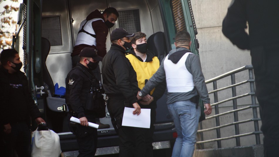 Hernán Calderón Argandoña es trasladado al penal Santiago 1 para cumplir prisión preventiva Hernán Calderón Argandoña es trasladado al penal Santiago 1 para cumplir prisión preventiva