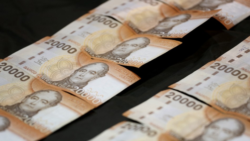 Carabineros busca a dueño de dinero extraviado en centro de Santiago Carabineros busca a dueño de dinero perdido: Se trata de más de un millón de pesos