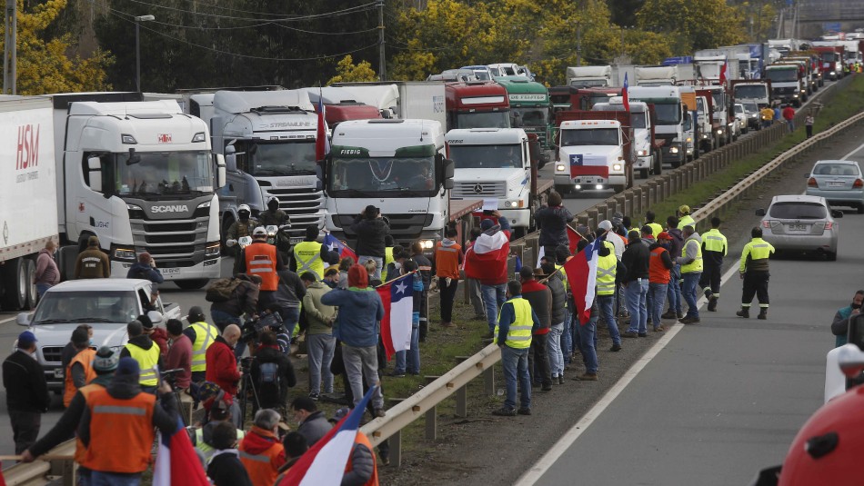 Presidente de CNTC afirma que paro de camioneros es de carácter indefinido Camioneros aclaran que paro continúa y que