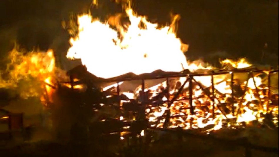 Desconocidos incendian cabañas de familia de Fuad Chahin, presidente de la DC Desconocidos incendian cabañas de familia de Fuad Chahin, presidente de la DC