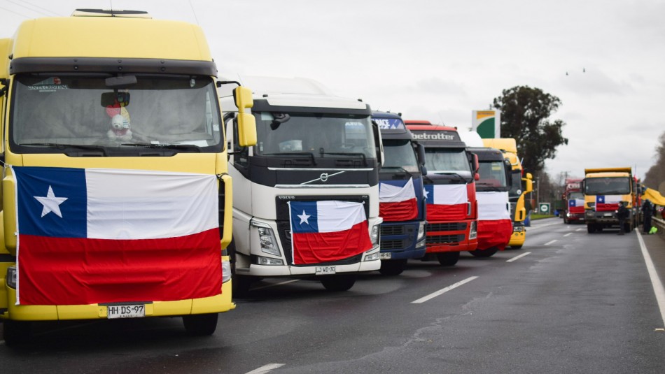 Paris llama a deponer el paro de camioneros: Paris llama a deponer el paro de camioneros: