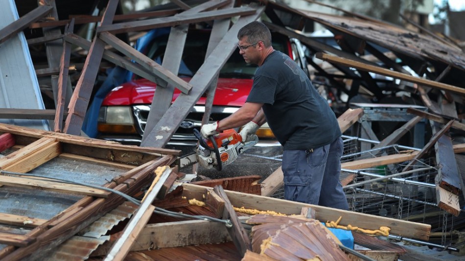 Huracán Laura deja 14 muertos en su paso por EEUU Huracán Laura deja 14 muertos en su paso por EEUU