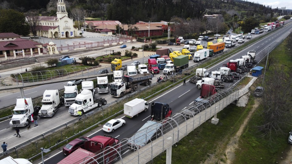 Presidente Piñera se refiere a paro de camioneros en diversos puntos del país Presidente Piñera y paro de camioneros: