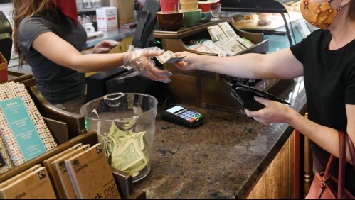 Mujer contagió de coronavirus a 55 personas en cafetería: Se salvaron quienes usaban mascarillas