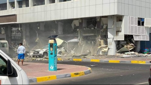 Violenta explosión afecta a un edificio en Emiratos Árabes Unidos