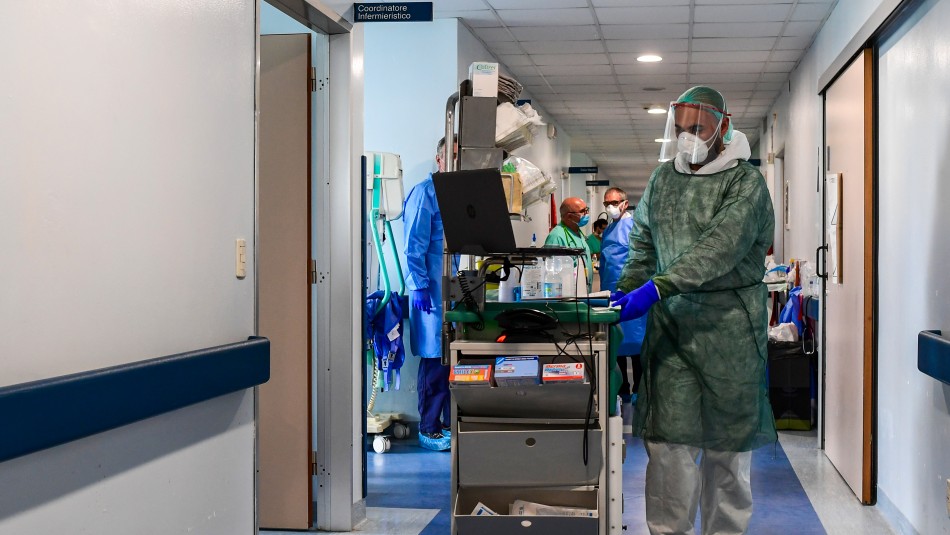 Tres personas con coronavirus muerden a personal médico para intentar huir de hospital en Italia Tres personas con coronavirus muerden a personal médico para intentar huir de hospital en Italia