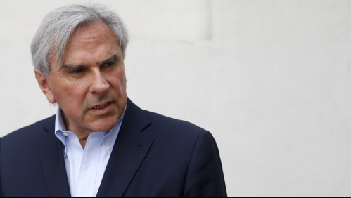 Moreira amenaza con renunciar a la UDI si llaman a votar 'Apruebo' tras irrupción de Longueira