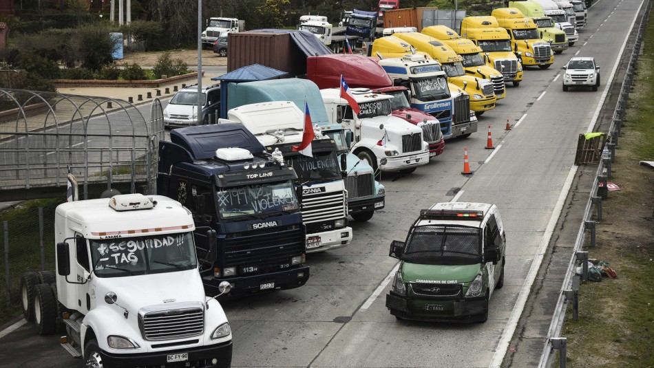 Paro de Camioneros Paro de Camioneros causa problemas en San Antonio.