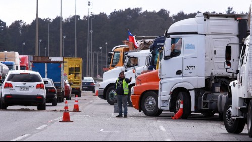 'Un gobierno indolente': Guillier critica rol de La Moneda durante el paro de camioneros