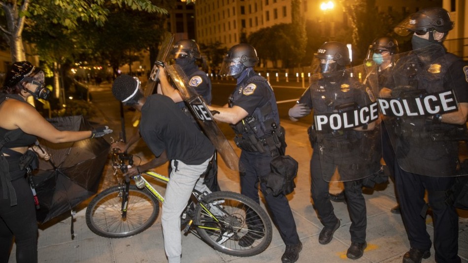 Hombre afroamericano muere tras ser baleado por la policía de EEUU Hombre afroamericano muere tras ser baleado por la policía de EEUU