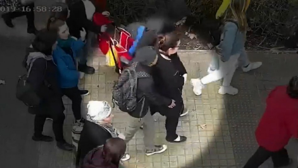 Video muestra el actuar de banda dedicada al robo por sorpresa en estaciones de Metro Video muestra el actuar de banda dedicada al robo por sorpresa en estaciones de Metro
