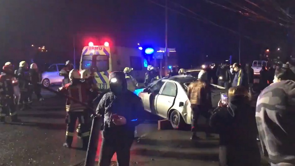 Mujer fallece tras chocar contra poste de alambrado público en Puerto Montt Mujer fallece tras chocar contra poste de alambrado público en Puerto Montt