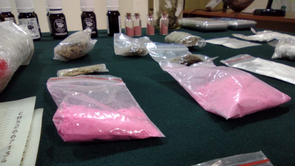 Detienen a 48 personas en fiesta clandestina: Organizador es denunciado por tráfico de drogas Detienen a 48 personas en fiesta clandestina: Organizador es denunciado por tráfico de drogas