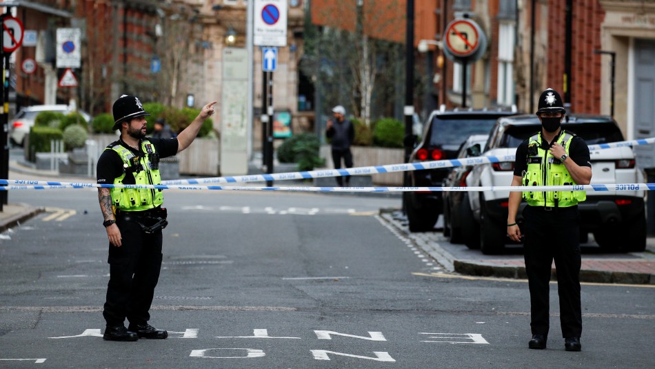 Un muerto y dos heridos muy graves tras varios apuñalamientos en Birmingham Un muerto y dos heridos muy graves tras varios apuñalamientos en Birmingham