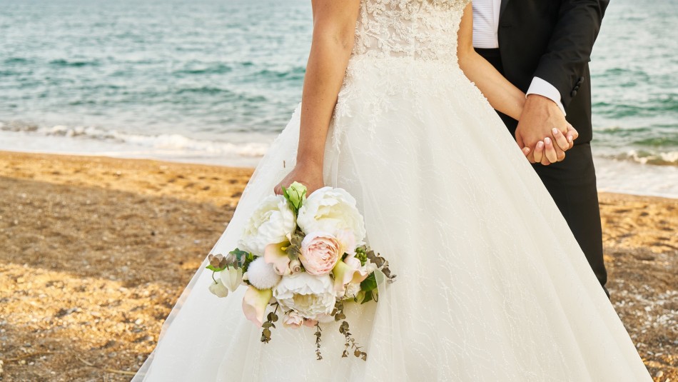 Novia y maquillador mueren durante sesión de fotos: Fueron arrastrados por el mar Novia y maquillador mueren durante sesión de fotos: Fueron arrastrados por el mar
