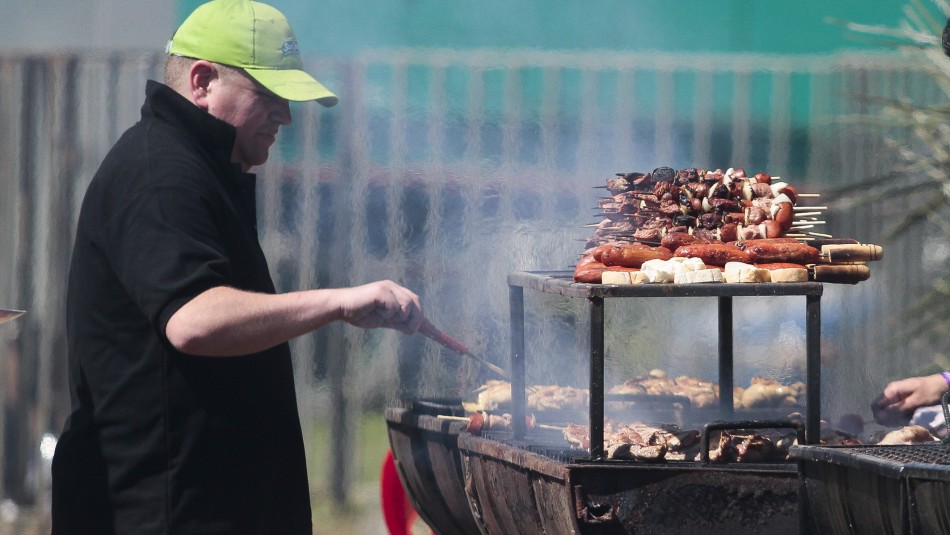 Gobierno vuelve a aclarar permisos para Fiestas Patrias: 5 personas adicionales a los de casa Gobierno vuelve a aclarar permisos para Fiestas Patrias: 5 personas adicionales a los de casa