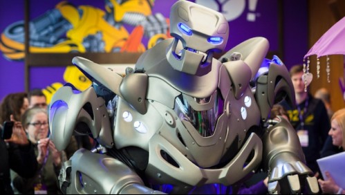 La verdad sobre el supuesto guardaespaldas robótico del rey de Bahréin