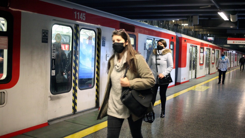 Toque de queda en Fiestas Patrias: Revisa los horarios del Metro de Santiago Horarios Metro Fiestas Patrias