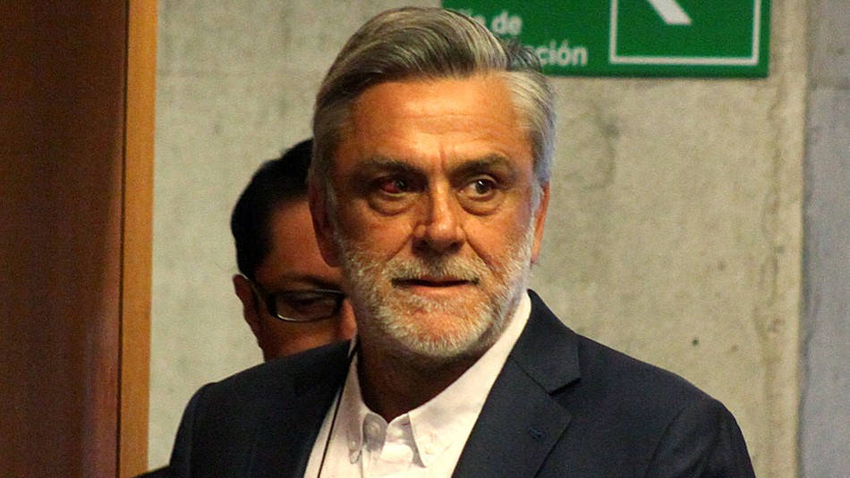 Pablo Longueira: Pablo Longueira:
