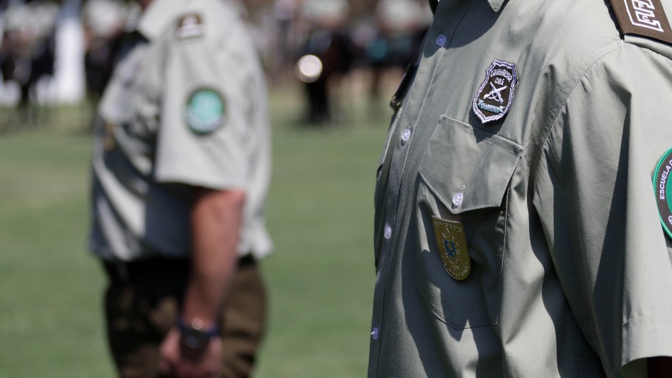 Agencia Uno. Carabineros registra caída de un 71% en las postulaciones tras crisis social de octubre