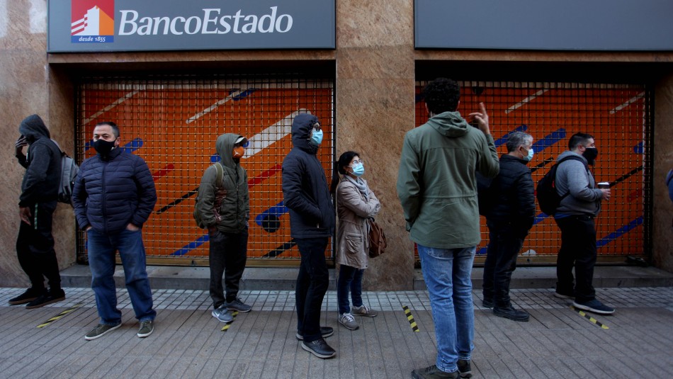 BancoEstado Largas filas en BancoEstado.