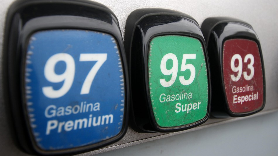 Imagen referencial de archivo Precios de las bencinas subirán por cuarta semana consecutiva desde este jueves